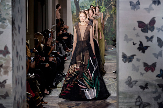 Неделя высокой моды в Париже: Valentino, весна 2014