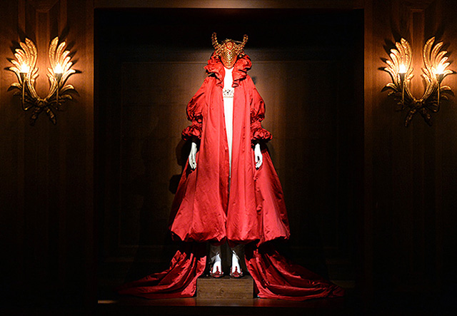 Выставка Savage Beauty в музее Виктории и Альберта побила рекорды посещаемости