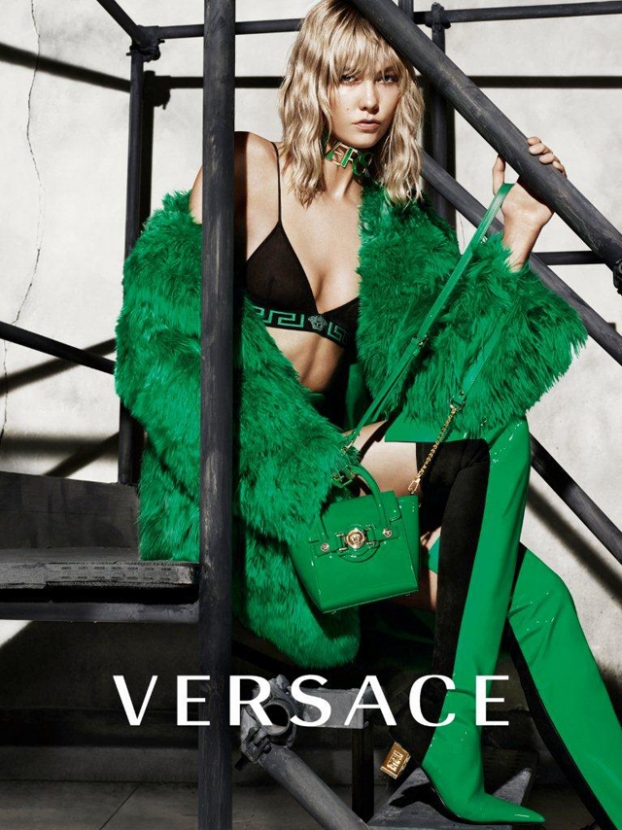 Карли Клосс и другие в осенней рекламной кампании Versace