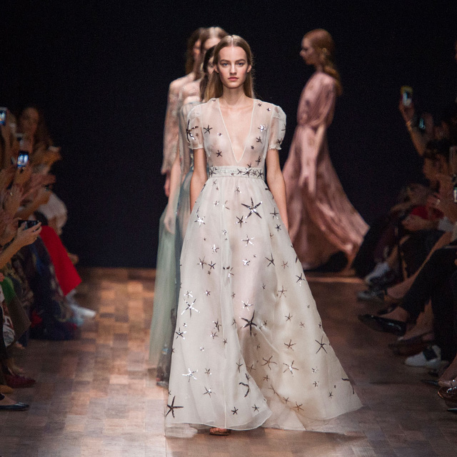 Обзор Buro 24/7: Valentino, весна-лето 2015