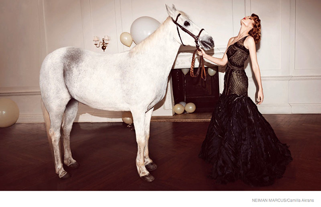 На белом коне: Надя Бендер в новой съемке для Neiman Marcus