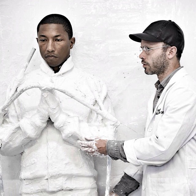 Даниэль Аршам заковал Фаррелла Уильямса в гипс