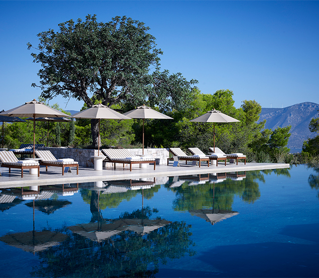 Как стать богатой древнегреческой женой: отель Amanzoe на Пелопоннесе