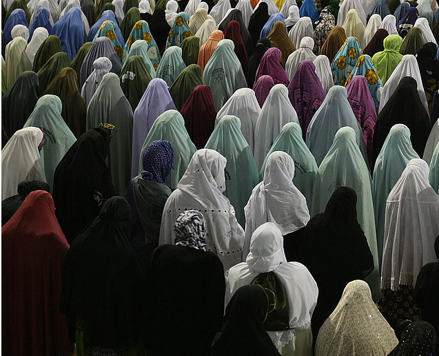 Женщинам в Саудовской Аравии разрешили голосовать