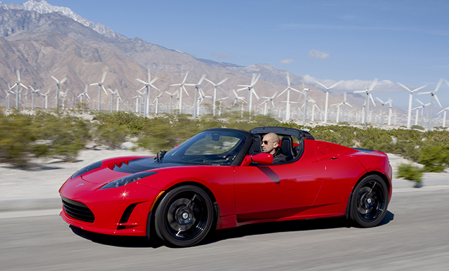 Tesla представит новую модель автомобиля Roadster