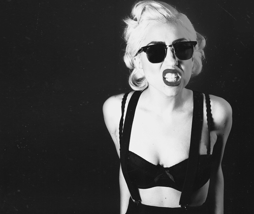 Леди Гага записала песню к документальному фильму о насилии