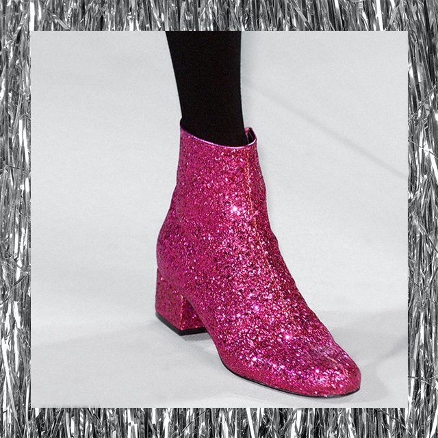 От лодочек до кроссовок: 25 блестящих пар к Новому году