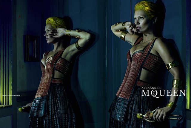 Кейт Мосс в весенней рекламной кампании Alexander McQueen