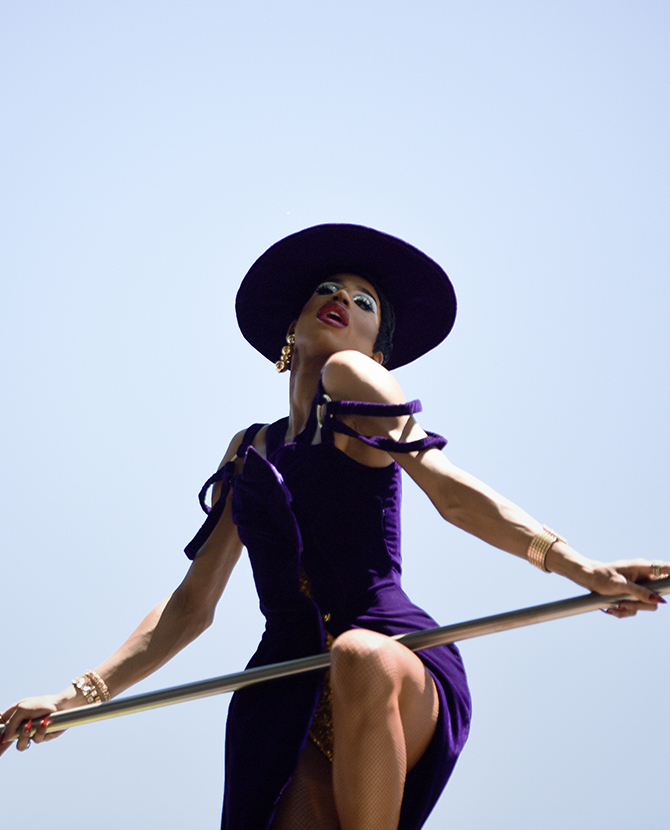 Блестки, блестки, блестки: лучшие бьюти-образы с прайда