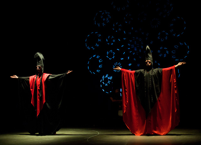 Что снится ЗвероЯщерам: открытие Фестиваля медиаперформансов на \"Платформе\"