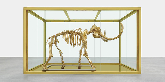 \"Скелет мамонта\" работы Дэмиена Херста выставлен на аукцион