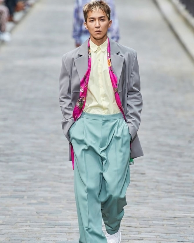 Корейский рэпер Мино стал сенсацией показа Louis Vuitton