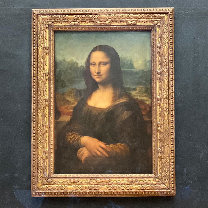 «Мона Лиза» вернулась в Лувр, но картина выглядит по-другому
