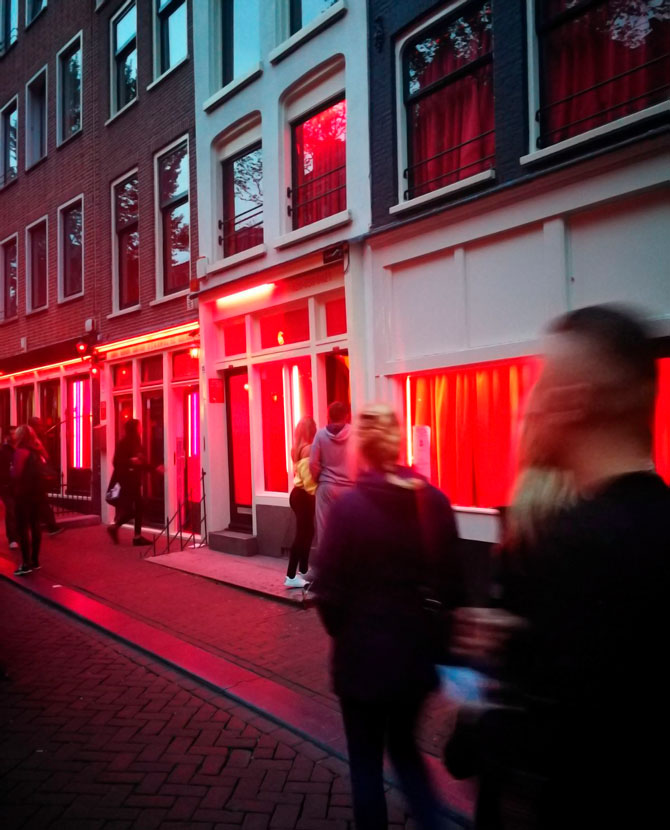 Амстердам избавится от «квартала красных фонарей»