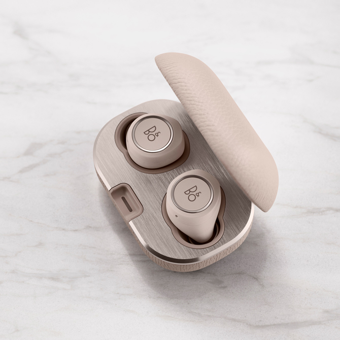 Bang & Olufsen представил обновленные беспроводные наушники Beoplay