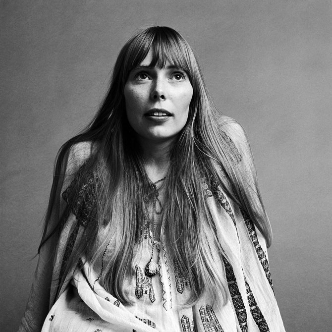 Джони Митчелл выпускает книгу со своими акварелями и рукописными текстами