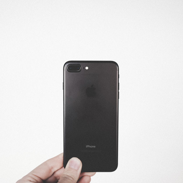 Apple предлагает использовать iPhone как паспорт