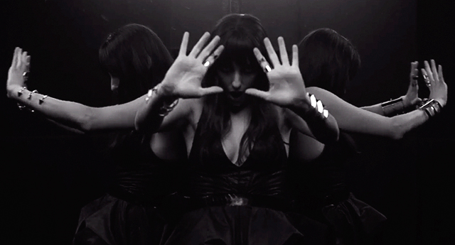 Banks и ее новое видео на песню Brain