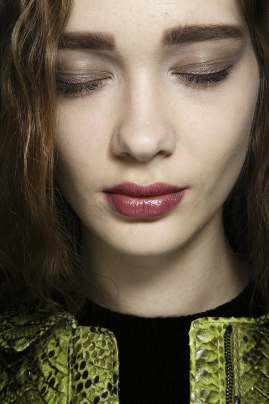 Красота в деталях: образы с показа Giorgio Armani