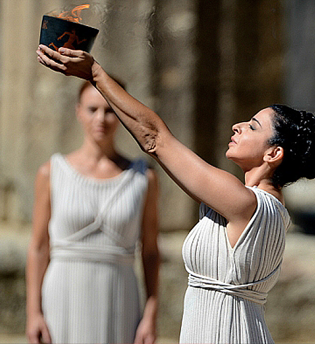 В Греции зажжен огонь Олимпийских Игр-2014