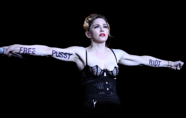 Мадонна выйдет на сцену вместе с Pussy Riot