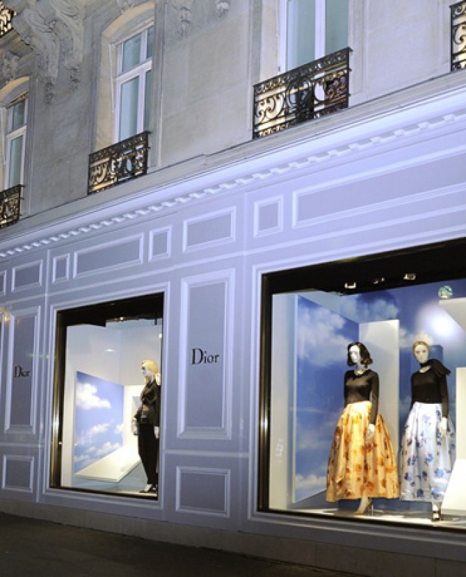 Dior открывает серию pop-up-бутиков