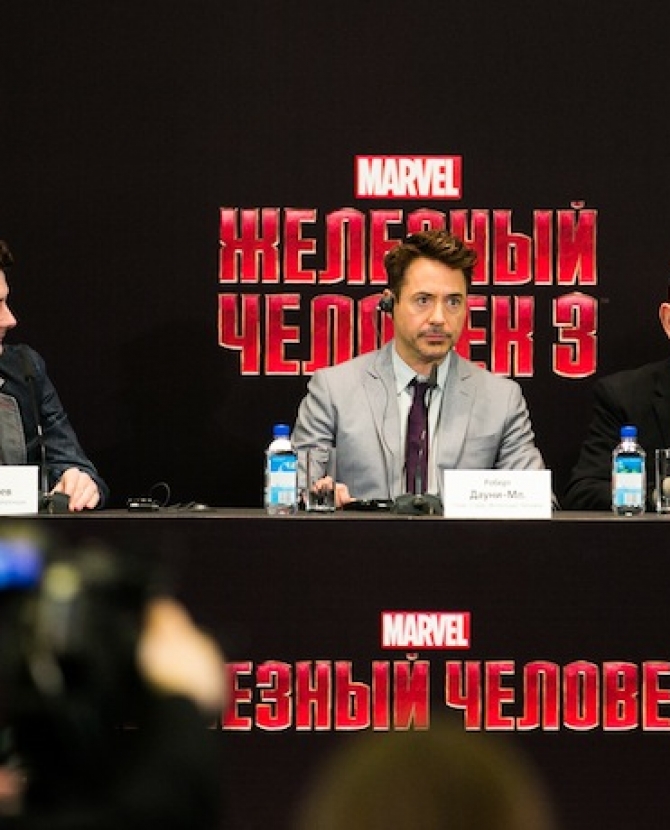 Роберт Дауни-мл. и Бен Кингсли в Москве