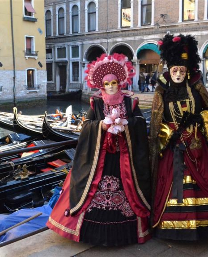 В Венеции начался карнавал
