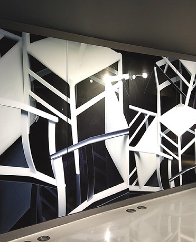 Карл Лагерфельд создал инсталляции для Cassina