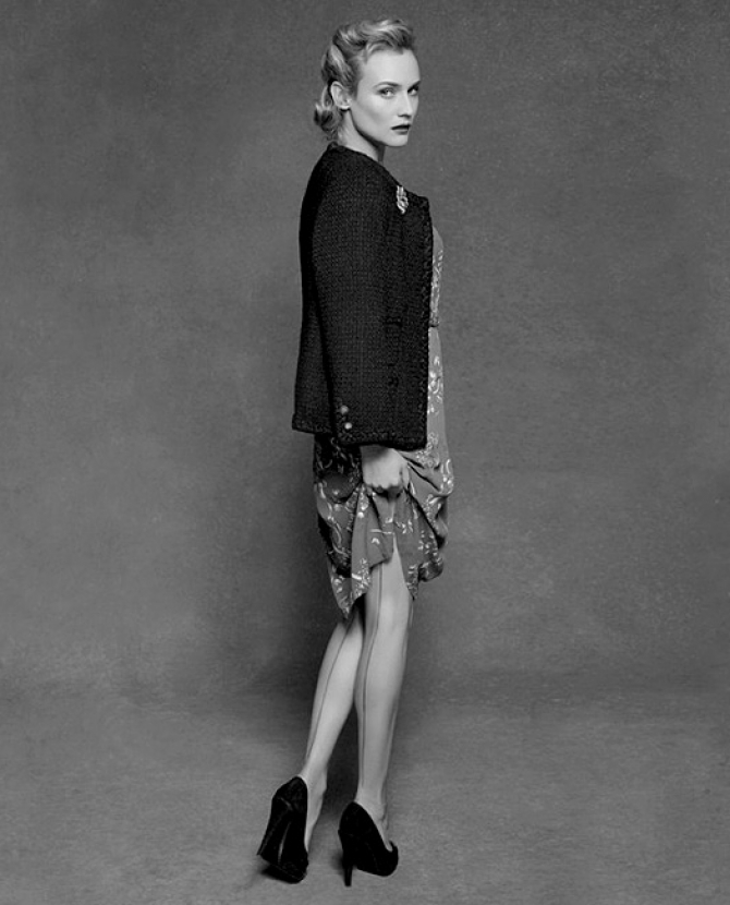 Обновленная выставка The Little Black Jacket: Chanel