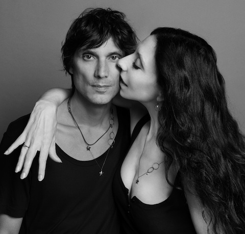 Инес и Винуд запустили линию украшений