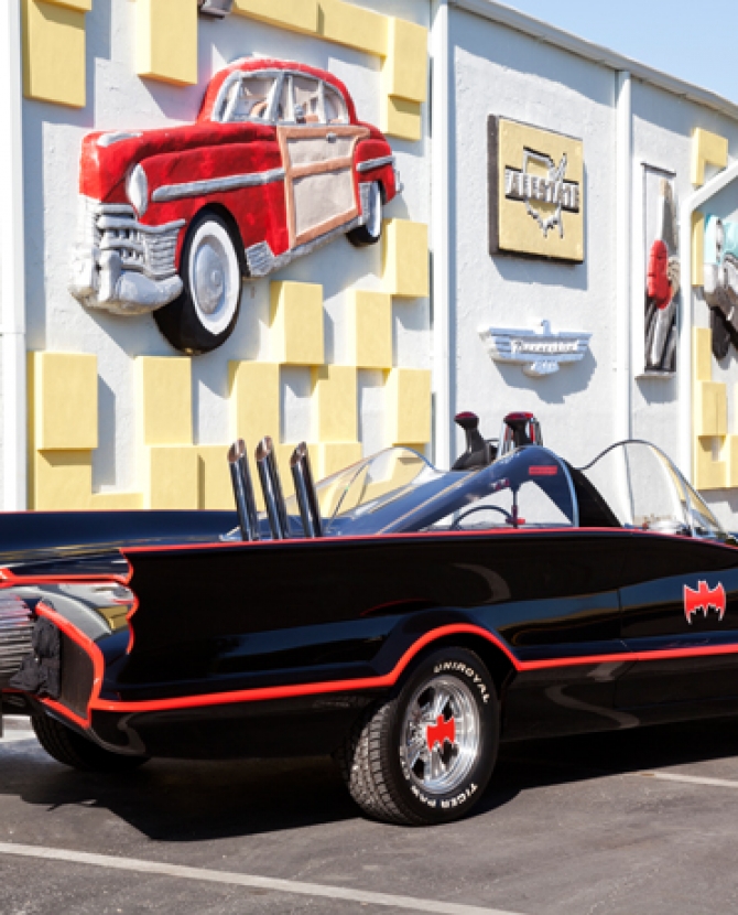 Первый \"бэтмобиль\" продан за $4,6 млн