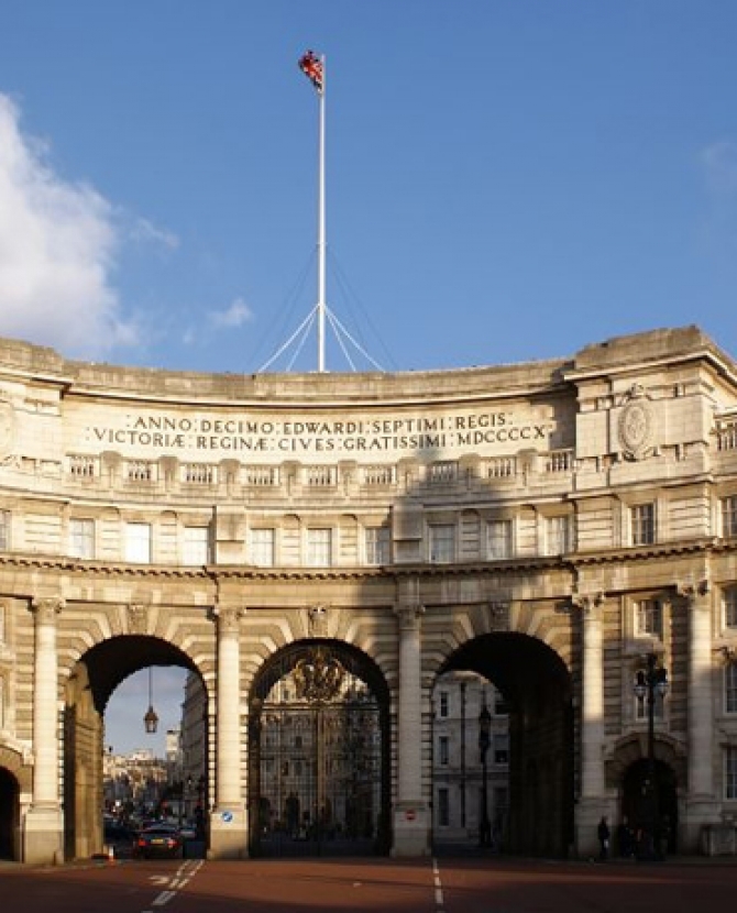 Арка Адмиралтейства превратится в Armani Hotel