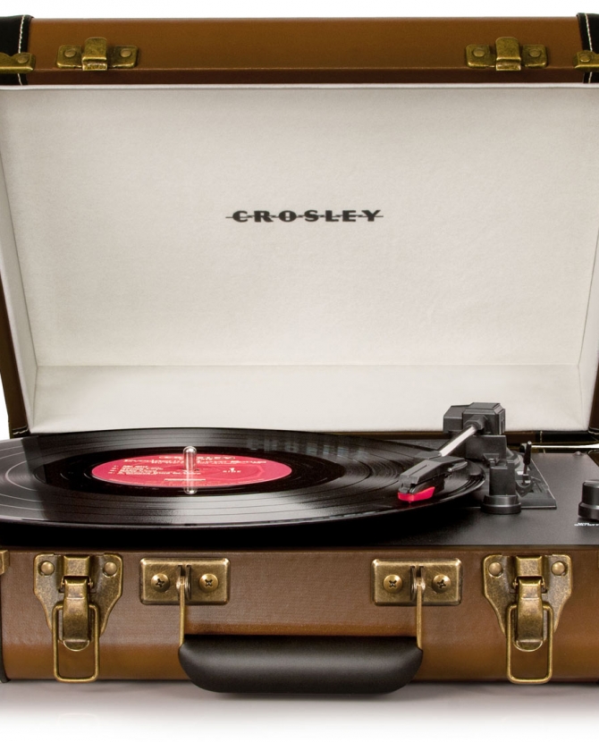 Проигрыватели-чемоданы Crosley