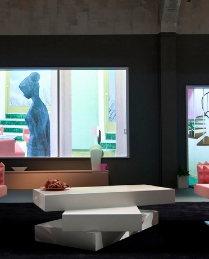 \"Игрушечная\" мебель на показе Prada