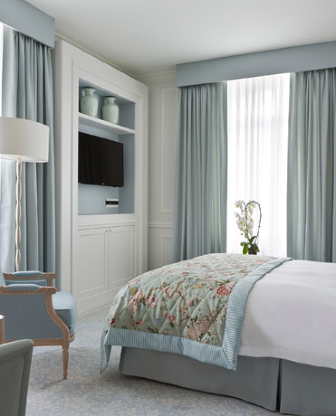 Пьер Ив Рошон создал дизайн номеров Beau-Rivage Palace