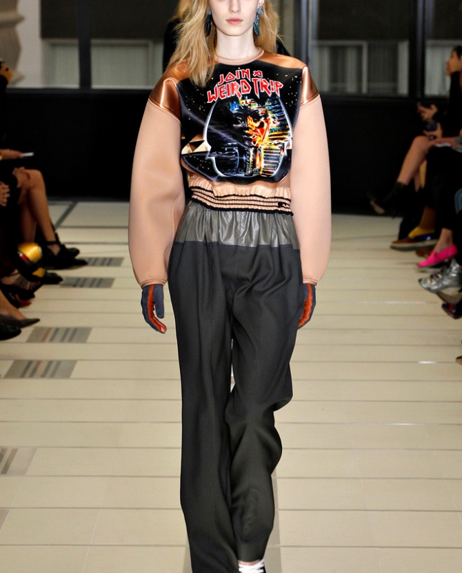 Объект желания: космический свитер Balenciaga