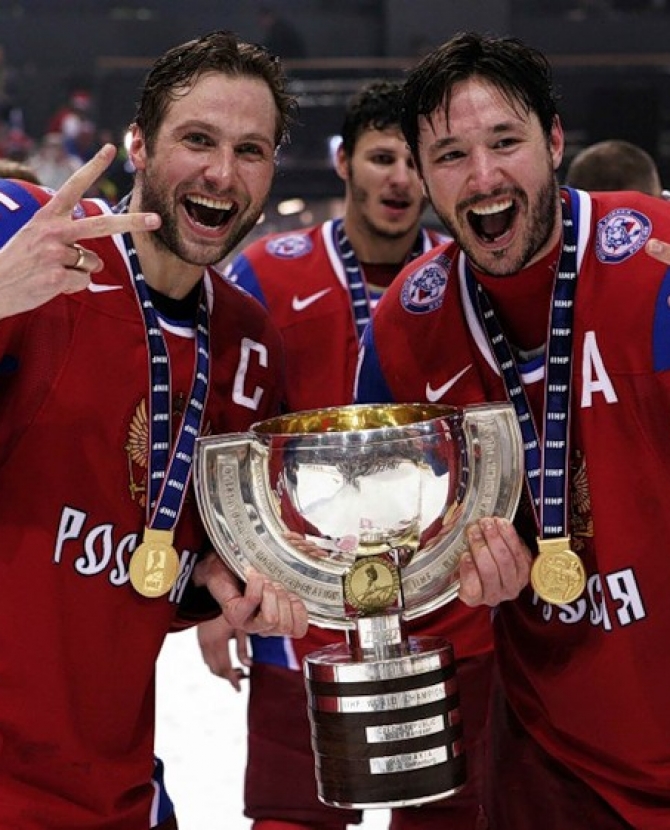 Знаменитые спортсмены помогают детям