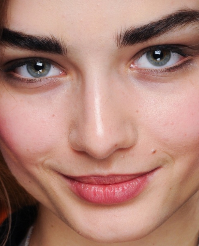 Не в глаз, а в бровь