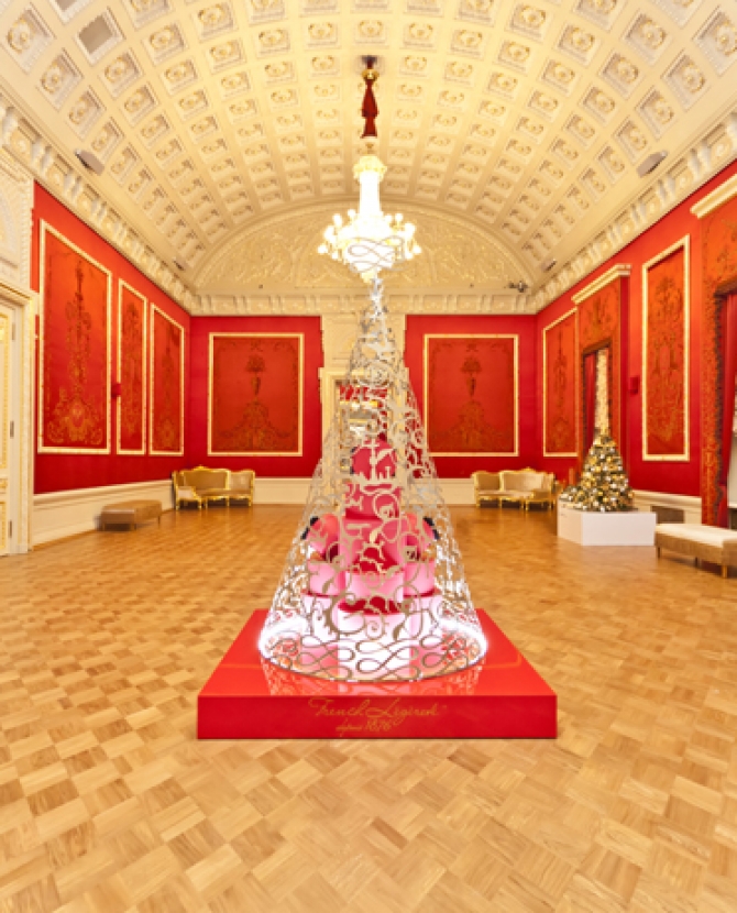 Уникальная елка Lancel Daligramme в Большом