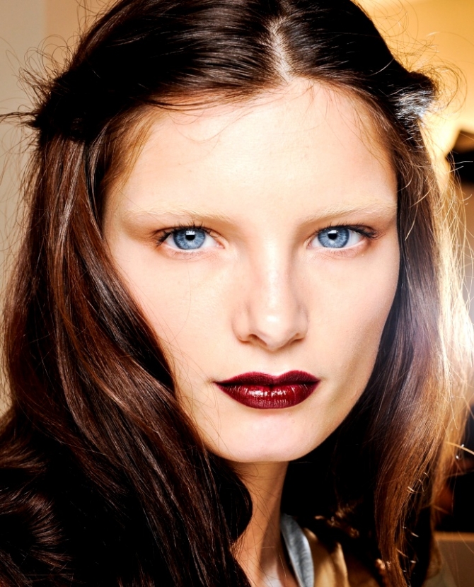 Брови прочь!