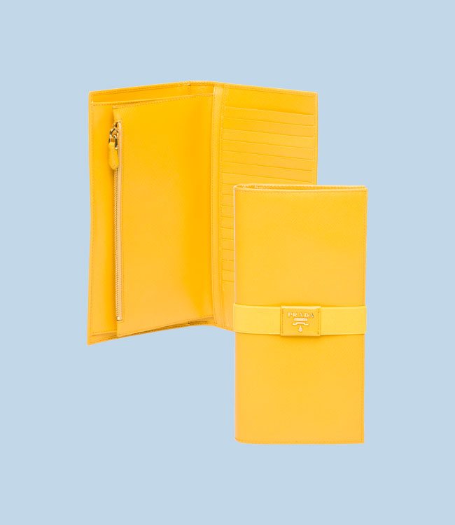 Яркие подарки от Prada 