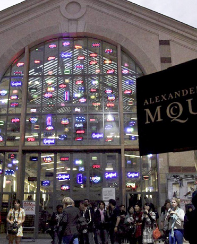 Неделя моды в Париже. Alexander McQueen