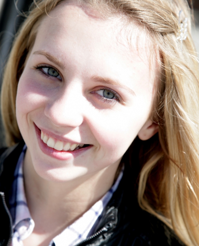 Вика Хололова, Москва