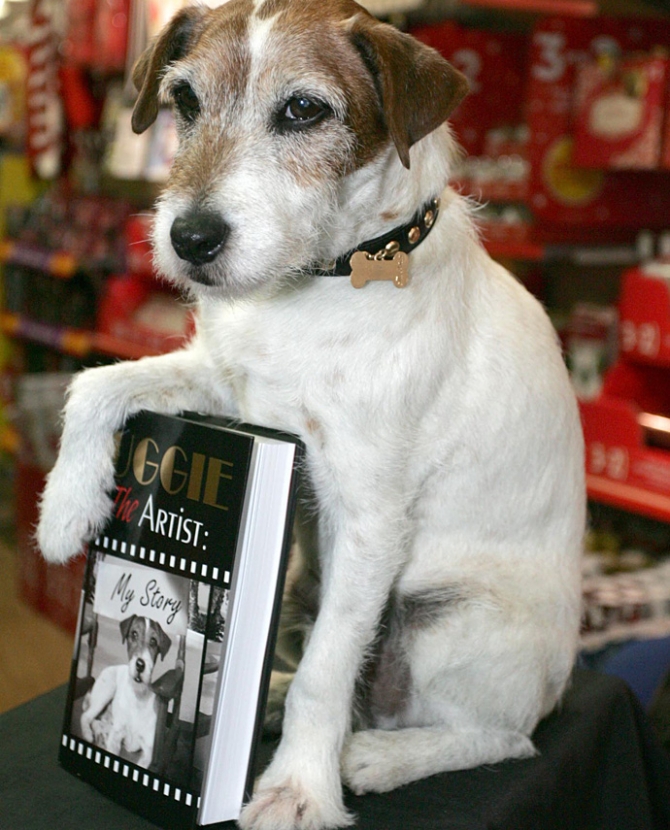 Собачка из \"Артиста\" написала книгу