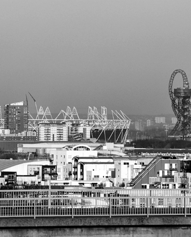 \"Ответ Эйфелевой башне\" Аниша Капура