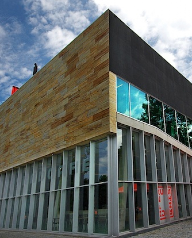 Несколько картин похищены из музея Роттердама