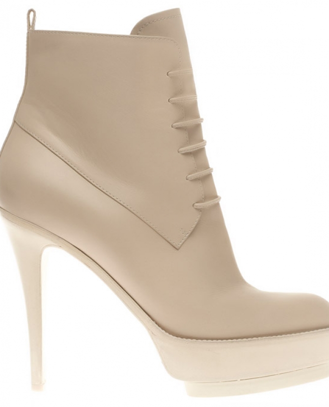 Бежевая обувь на осень