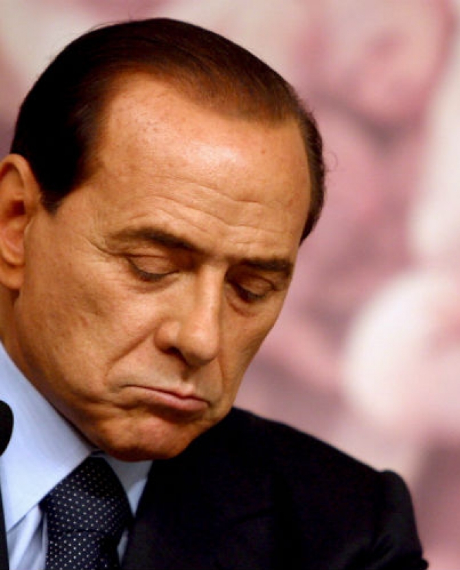 Берлускони официально ушел в отставку