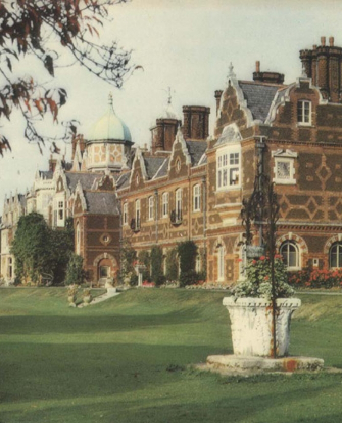 Наши скупают недвижимость в Англии 